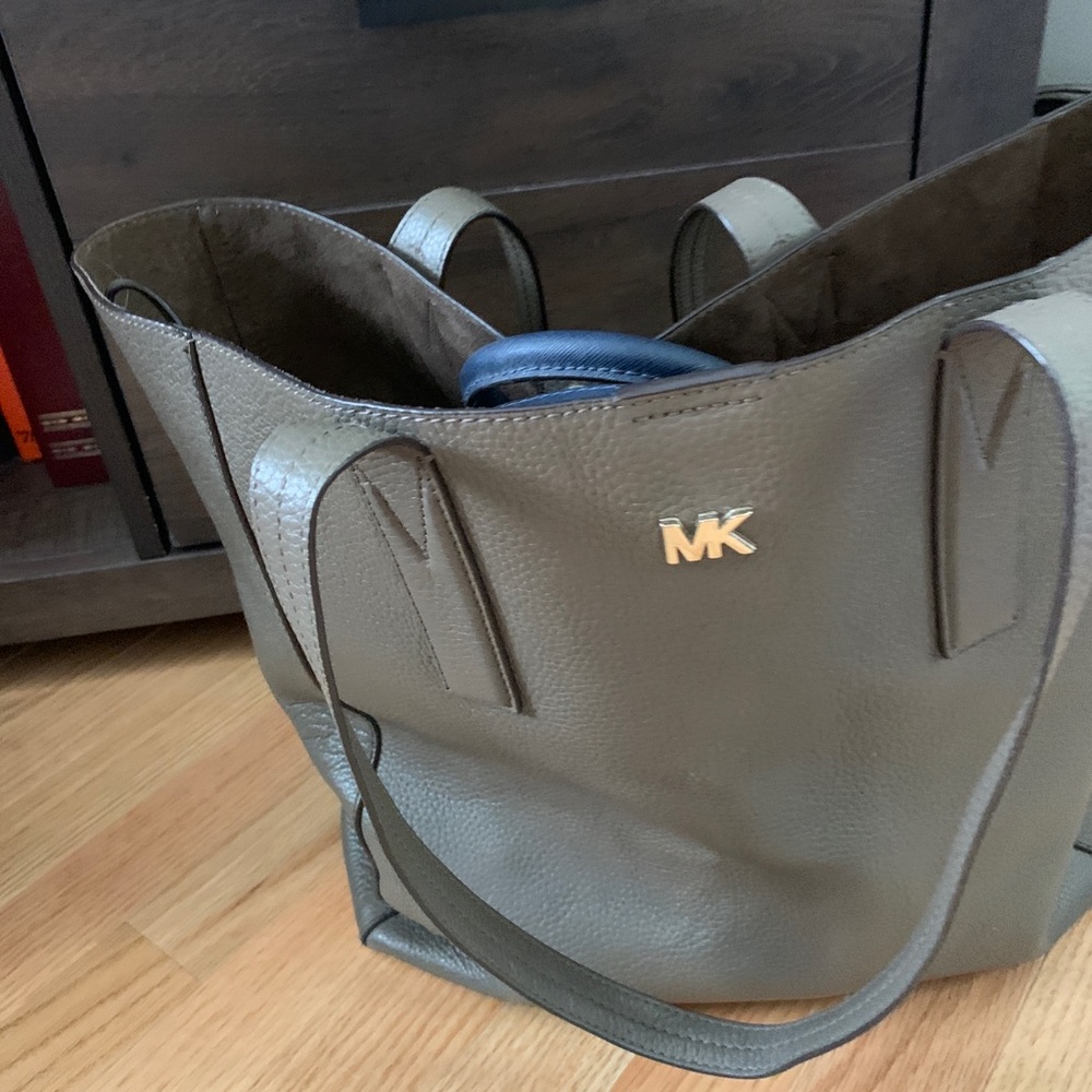 Michael Kors tote